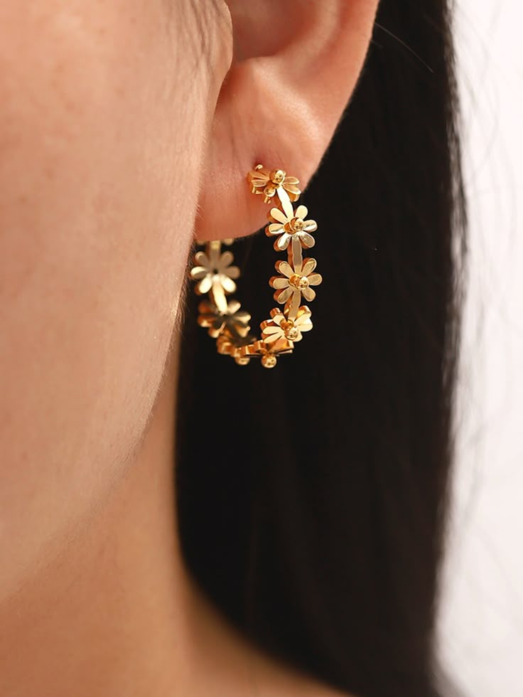 Stylish earring for women